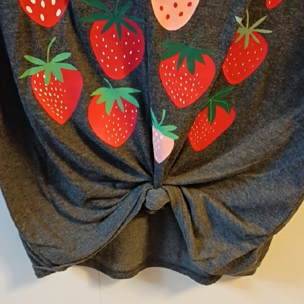 Strawberry Graphic Tee - BUNDLE ONLY! - Picture 3 of 5
